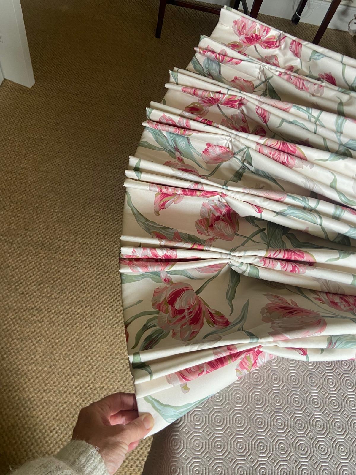 Pinch-pleat heading detail in tulip floral fabric